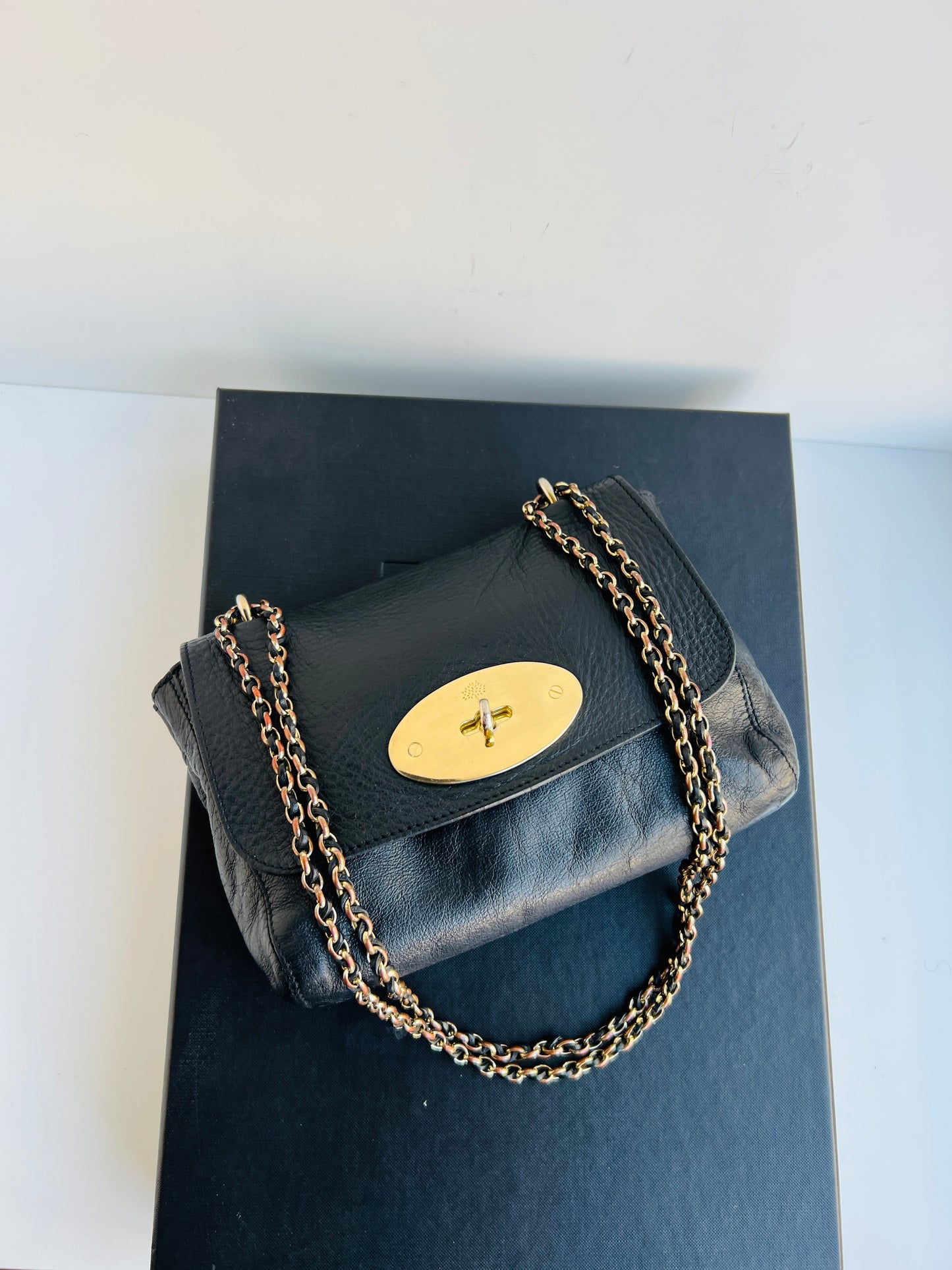 Mulberry Lily Small Black med guldfarvet hardware