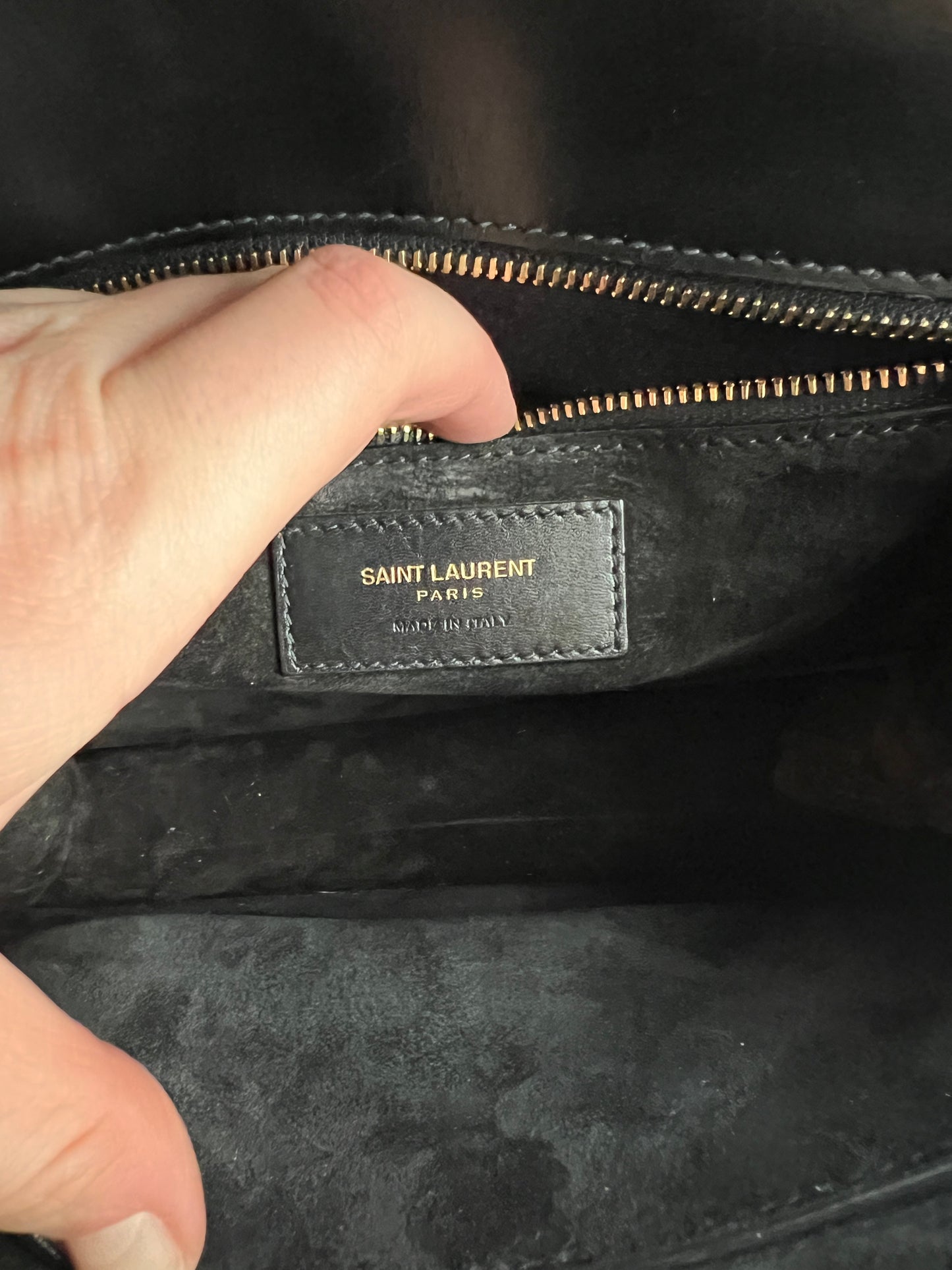 Saint Laurent Carre